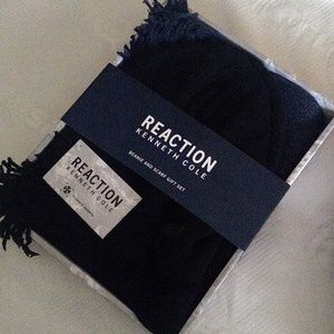 NWT Kenneth Cole set beanie and scarf